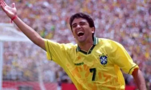 
					Jair Ventura pede Lucas Arcanjo, goleiro do Vitória, na Seleção Brasileira; relembre ex-Vitória que defenderam o Brasil
				
				