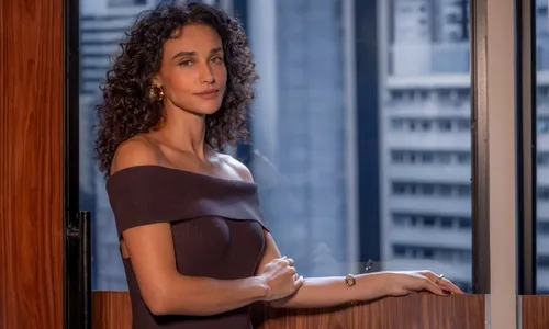 
					Lá na Minha Terra: Débora Nascimento revela motivo para voltar às novelas após 7 anos
				
				