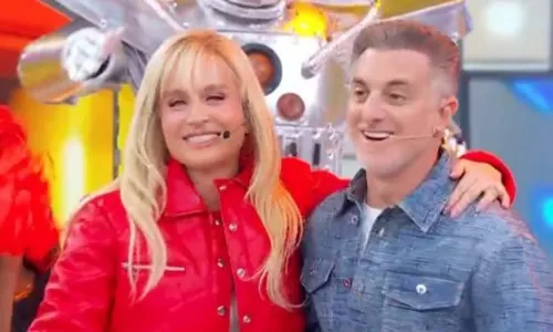 
					Luciano Huck quebra protocolo na Globo e Angélica fica aos prantos; veja vídeo
				
				