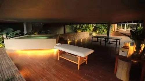 
					Mansão de R$ 250 milhões de Márcio Garcia à venda tem bunker, praia privativa e cinema que vira boate; veja fotos
				
				