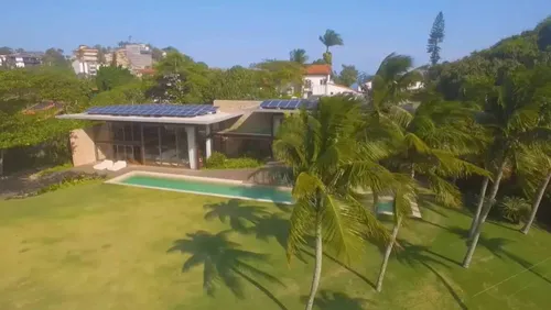
					Mansão de R$ 250 milhões de Márcio Garcia à venda tem bunker, praia privativa e cinema que vira boate; veja fotos
				
				