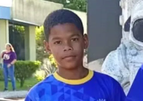 
					Menino de 11 anos é morto a tiros após ter casa invadida na Bahia
				
				