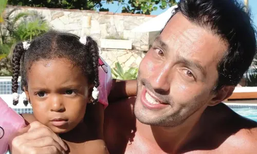 
					Namorado de Jônatas Faro é 'pai' das filhas de Gloria Maria; conheça Paulo Mesquita
				
				