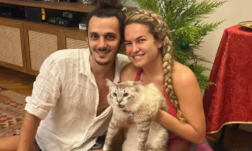 
					Namorado de Lua Blanco faz declaração comovente após morte da atriz; famosos reagem à homenagem
				
				