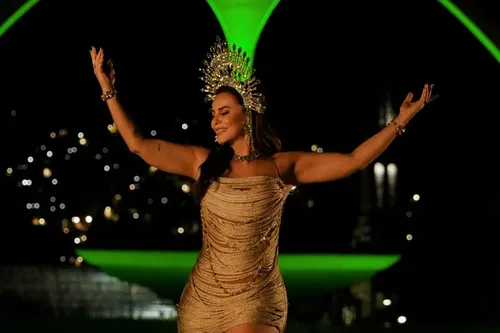 
					Paolla Oliveira é anunciada como nova rainha de bateria da Imperatriz Leopoldinense
				
				