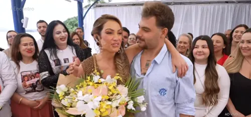 
					Patrícia Poeta recebe homenagem surpresa de filho gato durante o 'Encontro'; conheça Felipe Poeta
				
				