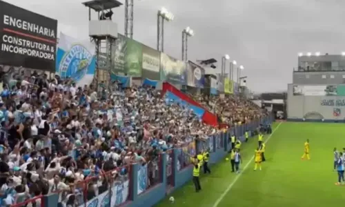 
					Paysandu denuncia xenofobia do Brusque após paralisação em jogo da Série C: 'Se comportar como ser humano'
				
				