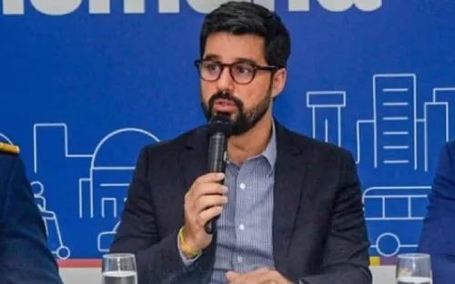 
					Prefeito atribui atraso de ônibus em Salvador a retirada de propaganda eleitoral: 'Ocorreu durante a madrugada'
				
				