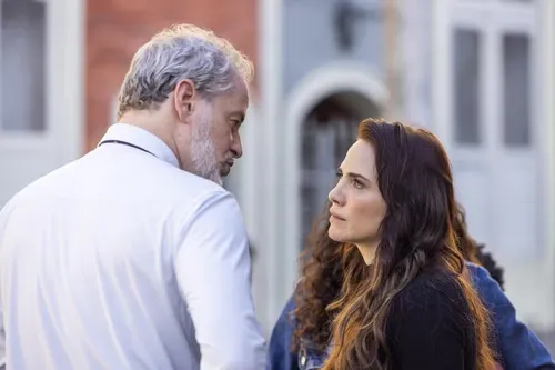 
					Quem Ama Cuida: Adriana debocha de Ademir e cai em armadilha mortal
				
				