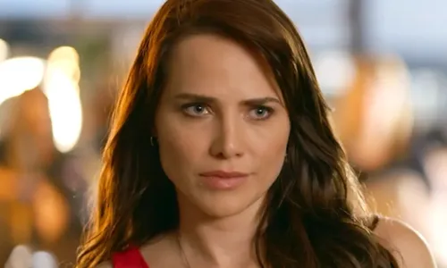 
					Quem Ama Cuida: Adriana enlouquece e sequestra personagem mais inocente da novela
				
				