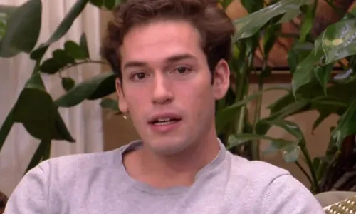 
					Quem Ama Cuida: Felipe é filho perdido de Arthur Brandão? Novo mistério muda tudo
				
				