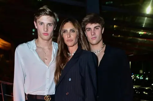 
					Quem são João e Francisco Hilbert? Gêmeos gatos de Fernanda Lima e Rodrigo Hilbert roubam a cena na Festa MASP
				
				