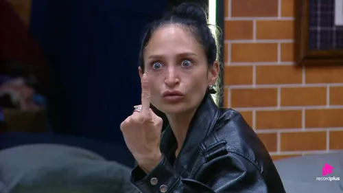 
					Resumo A Fazenda 18: Daniel toca o terror e discute com Thaíde, Mônica ataca ator e Darlin e Maíra voltam a brigar
				
				