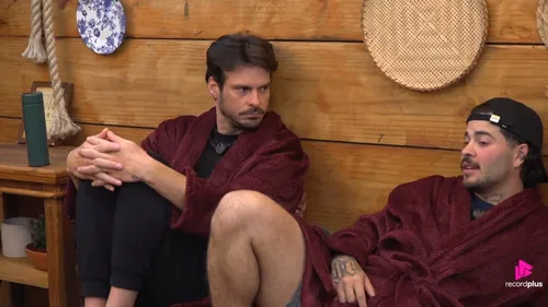 
					Resumo A Fazenda 18: Daniel toca o terror e discute com Thaíde, Mônica ataca ator e Darlin e Maíra voltam a brigar
				
				