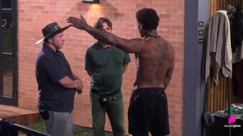 
					Resumo A Fazenda 18: Sérgio chocado, Murilo cai em armação, novo casal se beija e 'caça às plantas'
				
				