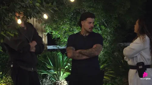 
					Resumo A Fazenda 18: Sérgio chocado, Murilo cai em armação, novo casal se beija e 'caça às plantas'
				
				