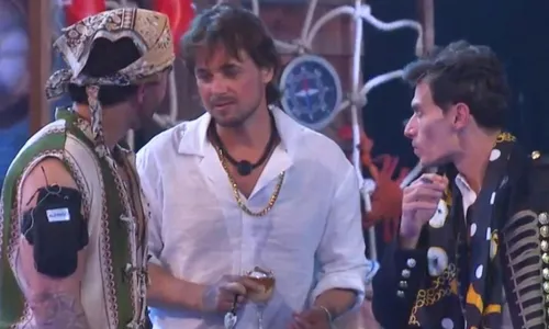 
					Resumo festa 'A Fazenda 18': festa tem casal de desconhecidos no edredom e reclamações contra a Record
				
				