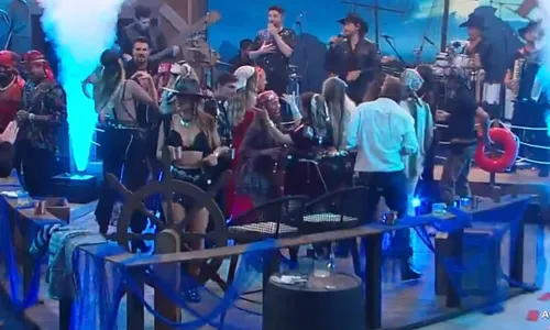 
					Resumo festa 'A Fazenda 18': festa tem casal de desconhecidos no edredom e reclamações contra a Record
				
				