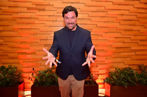 
					Ricardo Macchi, o Cigano Igor de 'Explode Coração', reaparece após harmonização; FOTOS
				
				