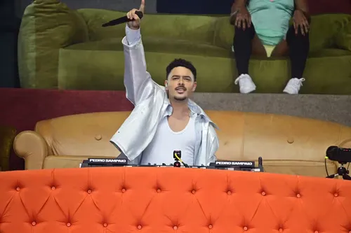 
					Rock in Rio: namorado de Pedro Sampaio rouba a cena na grade do show
				
				
