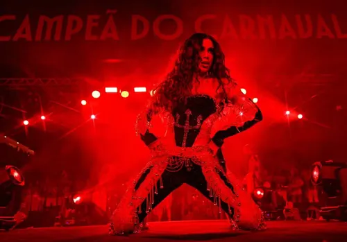 
					Saiba por que Anitta exigiu ser coroada por Eloína dos Leopardos e não por Virginia
				
				