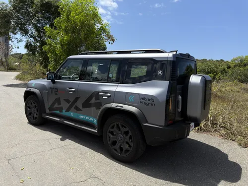 
					Testamos a versão 4x4 do super SUV T2
				
				
