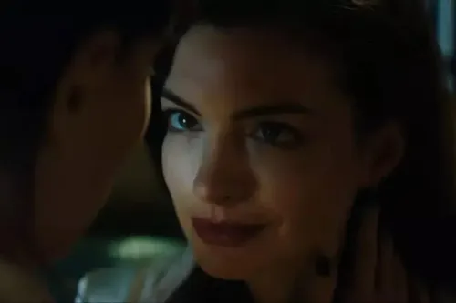 
					'Verity', filme com Anne Hathaway e Dakota Johnson, adapta o romance de Colleen Hoover
				
				
