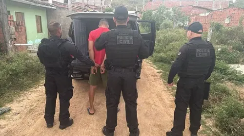 
					Vinte suspeitos de integrar facção criminosa são presos na Bahia
				
				
