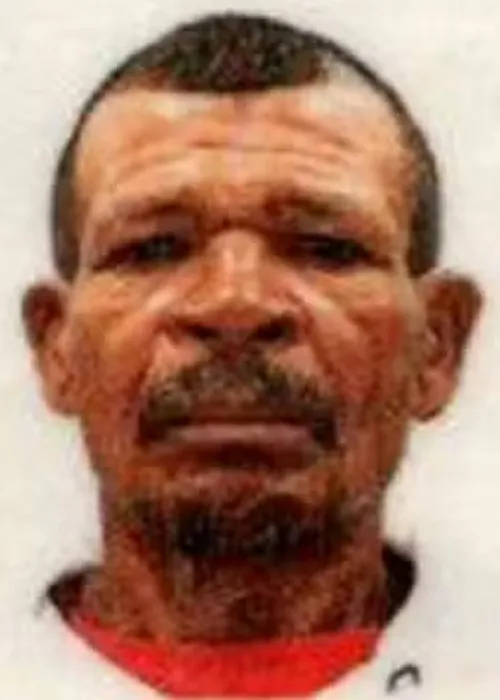 
					Homem de 61 anos morre após bater motocicleta em portão na Bahia
				
				