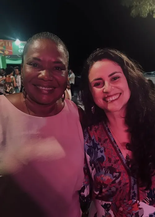 
					Margareth Menezes faz primeira aparição pública com a namorada
				
				