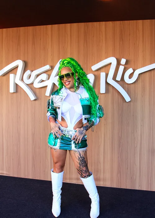 
					Rock in Rio: famosos marcam presença no 1º dia; confira looks
				
				