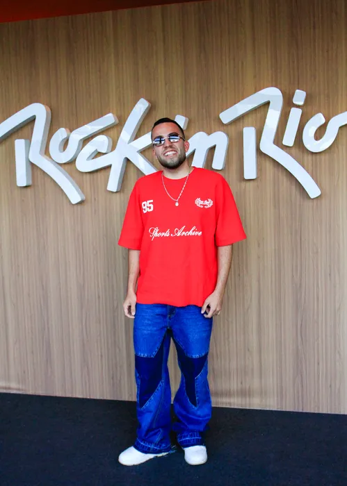 
					Rock in Rio: famosos marcam presença no 1º dia; confira looks
				
				
