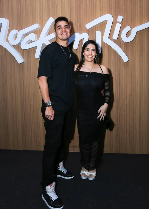 
					Rock in Rio: famosos marcam presença no 1º dia; confira looks
				
				