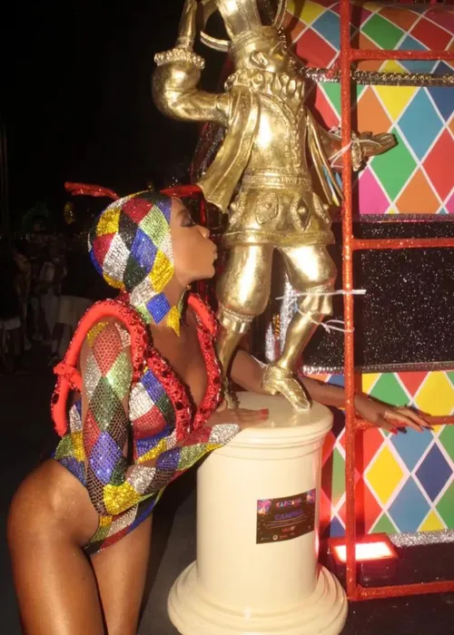 
					Thelma Assis anuncia rompimento com a Mocidade após 21 anos: 'Orgulho'
				
				