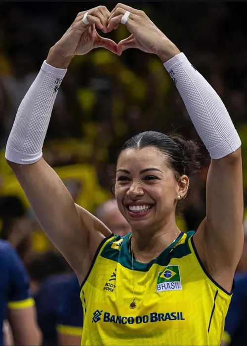 
					Ana Carolina, a Carolana do vôlei, revela diagnóstico de câncer de colo do útero
				
				