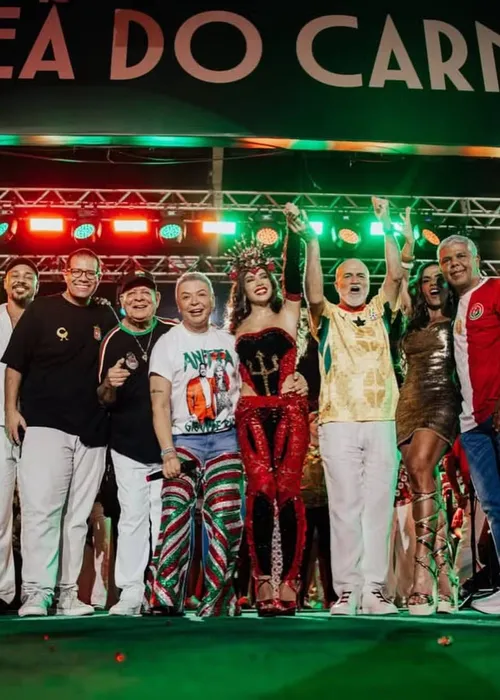 
					Anitta mostra bastidores na Grande Rio e ganha 'declaração' de Danilo Mesquita
				
				