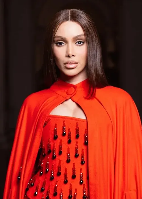 
					Antes e depois de Anitta em Paris choca web; veja os procedimentos que a cantora já assumiu e quanto custam
				
				