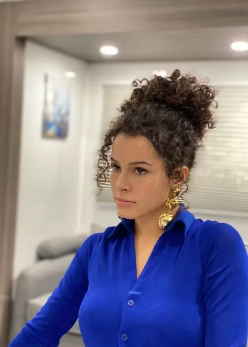 
					Atriz de 'Avenida Brasil' vira terapeuta e disputa vaga em Hollywood; relembre
				
				