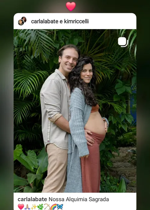 
					Avó de primeira viagem, Bruna Lombardi 'se esfregava' em Carlos Alberto Riccelli para conquistá-lo; veja história do casal
				
				