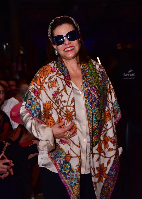 
					Celebridades capricham e esbanjam looks luxuosos no São Paulo Fashion Week; VEJA FOTOS
				
				