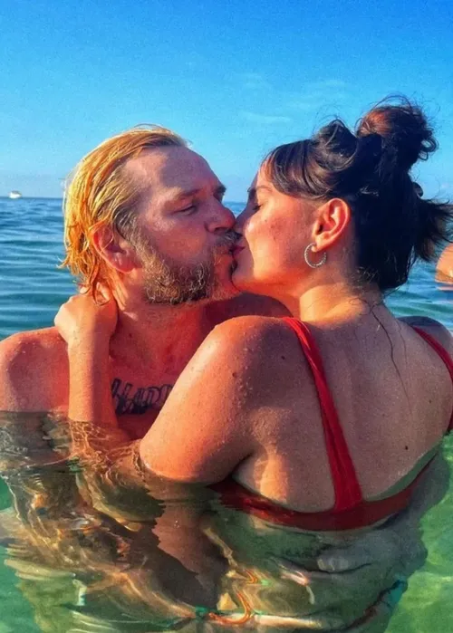 
					Conheça Lavínia Alves: namorada de Otto é 29 anos mais nova que cantor e ganhou declaração apaixonada
				
				