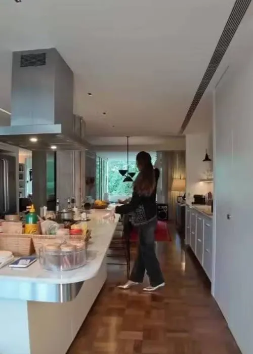
					Escalada para a novela da Globo, Alessandra Negrini tenta se livrar de apartamento de luxo todo reformado em São Paulo
				
				