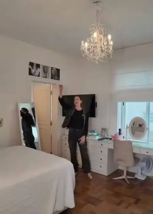 
					Escalada para a novela da Globo, Alessandra Negrini tenta se livrar de apartamento de luxo todo reformado em São Paulo
				
				
