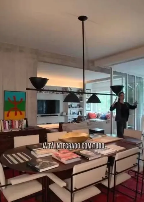 
					Escalada para a novela da Globo, Alessandra Negrini tenta se livrar de apartamento de luxo todo reformado em São Paulo
				
				