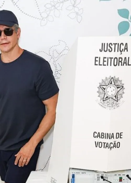 
					Famosos votam no 2º turno das Eleições 2026; FOTOS
				
				