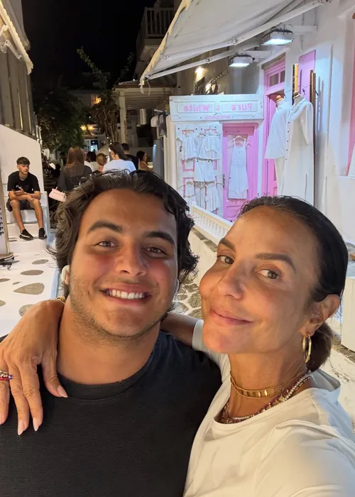 
					Ivete Sangalo revela apelidos carinhosos de Marcelo Sangalo em aniversário: 'Meu maior projeto'
				
				