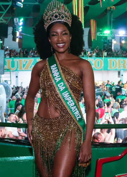 
					IZA entrega o que disse a Paolla Oliveira antes da coroação na Imperatriz e manda recado
				
				