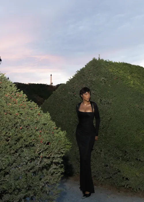 
					Ludmilla faz transformação radical e ostenta vestido de quase R$ 40 mil em baile de gala da moda em Paris
				
				