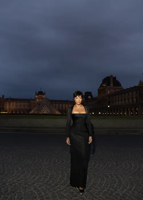 
					Ludmilla faz transformação radical e ostenta vestido de quase R$ 40 mil em baile de gala da moda em Paris
				
				