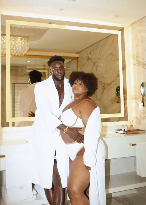 
					MC Carol, a Mirtes de 'Quem Ama Cuida', termina casamento após dois anos, e ex-ator pornô expõe motivo
				
				